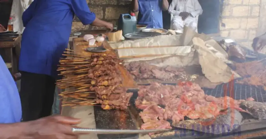 Tchad : Les hommes refusent de cuisiner pour la famille mais cuisinent pour les restaurants