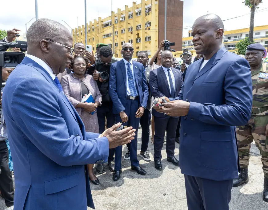 Gabon : le président de la République dote la Comptabilité publique et le Trésor en matériel roulant