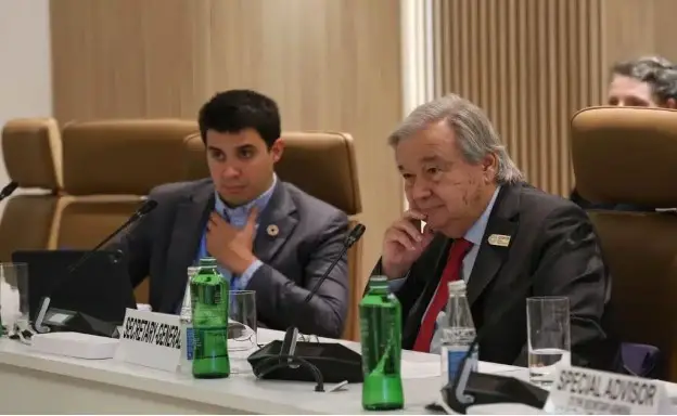 Réunion du Secrétaire général de l'ONU avec le Groupe consultatif de la jeunesse. Photo : ONU Changement climatique/Kiara Worth.