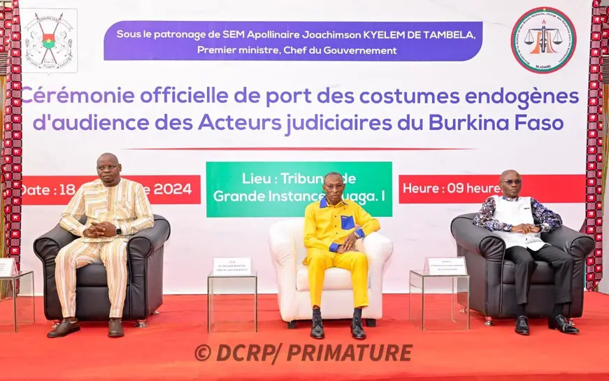 Burkina : rupture avec les costumes d’audience hérités de l’ère coloniale