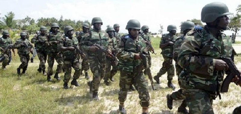 Des militaires camerounais Archives