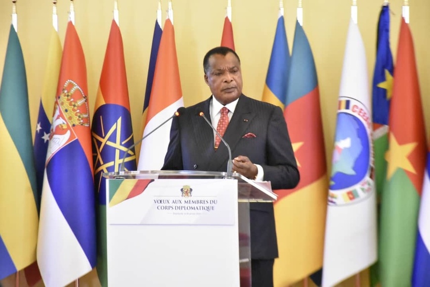 Denis Sassou N'Guesso répondant aux diplomates