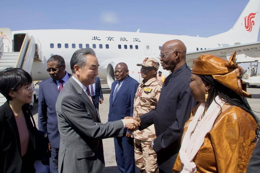 Tchad : visite du ministre chinois des Affaires étrangères