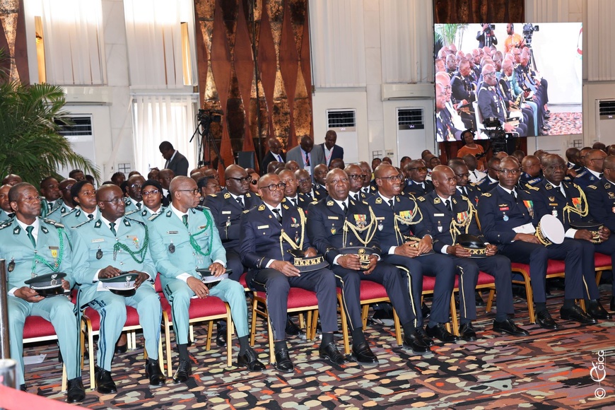 Côte d’Ivoire : le président exhorte l’armée à s’inscrire dans la prévention des tensions sociales