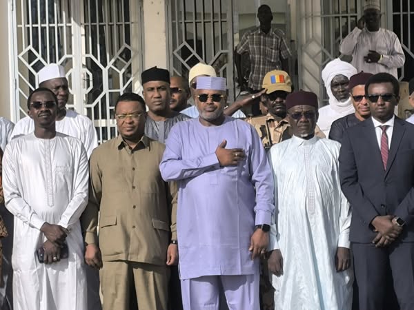 Tchad : Un moment de fierté nationale lors de la levée des couleurs