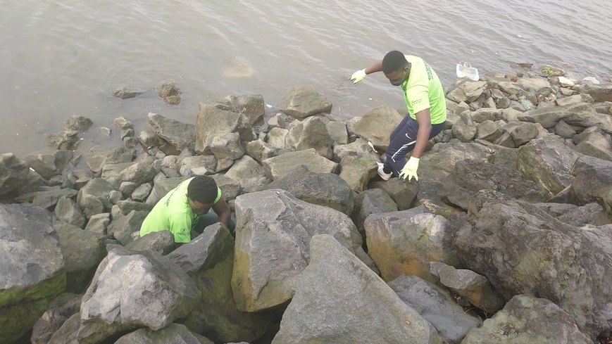 200 kg de déchets retirés de la plage du Cameroun : une mobilisation citoyenne exemplaire