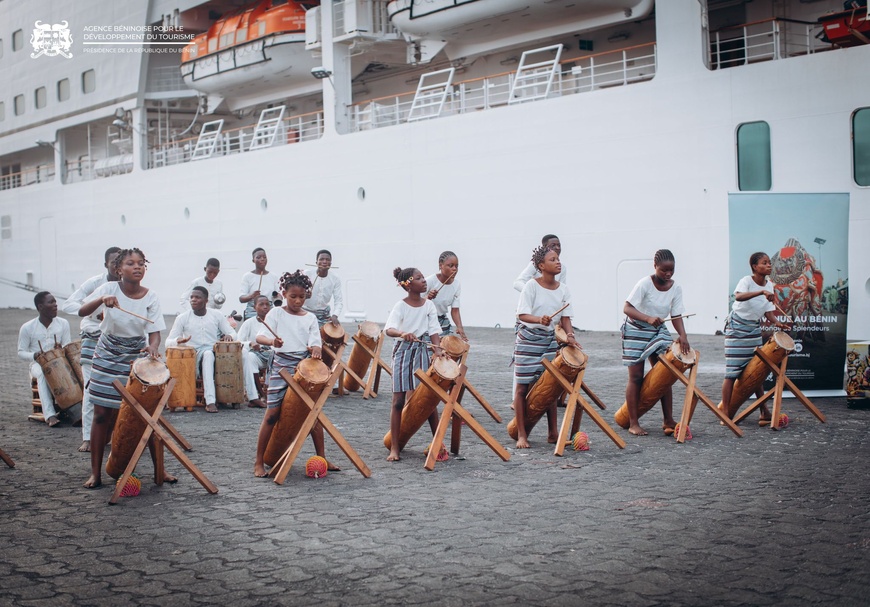 Bénin : accueil du navire Seabourn Sojourn pour une nouvelle destination touristique