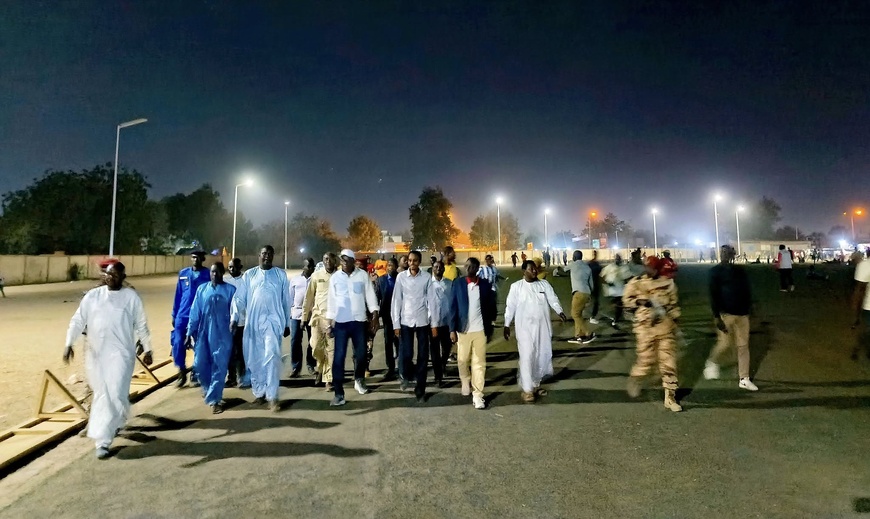 Tchad : 10 000 lampadaires solaires seront installés gratuitement à N'Djamena