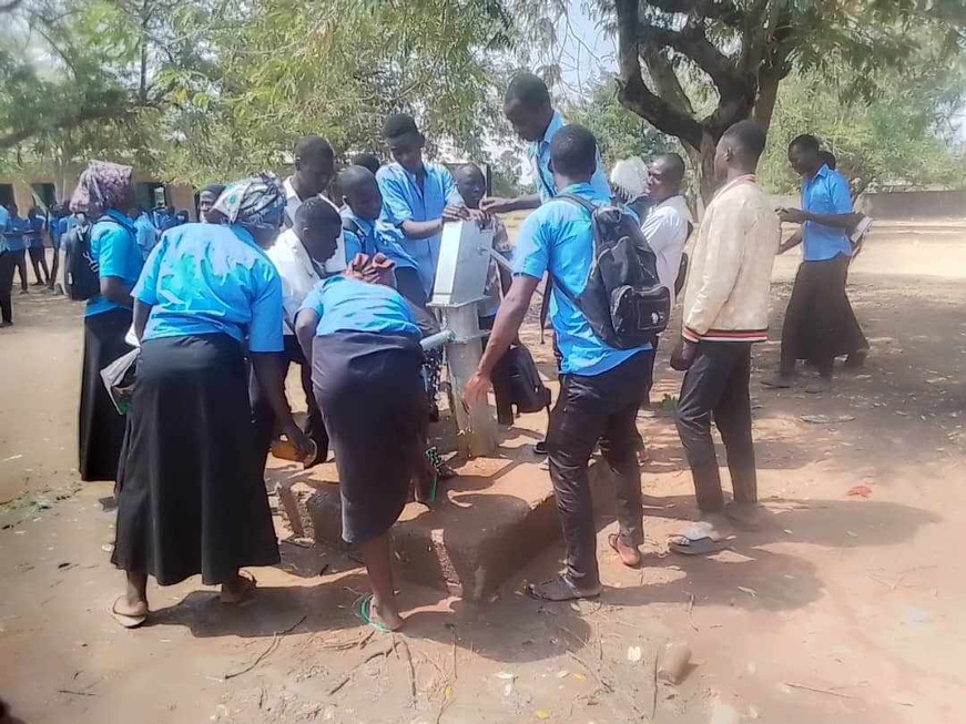 Tchad : le DG du ministère de l'Action sociale offre des forages aux établissements scolaires de Bébédjia