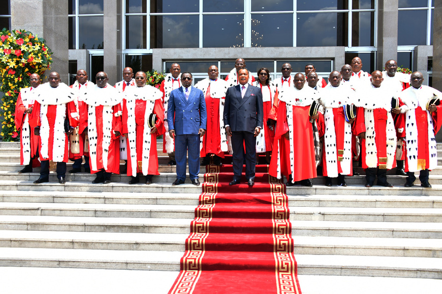 Denis Sassou N'Guesso et les membres de la Cour Suprême