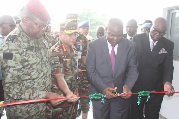 Centrafrique : Le Président Touadéra inaugure une clinique moderne pour les forces armées et la population