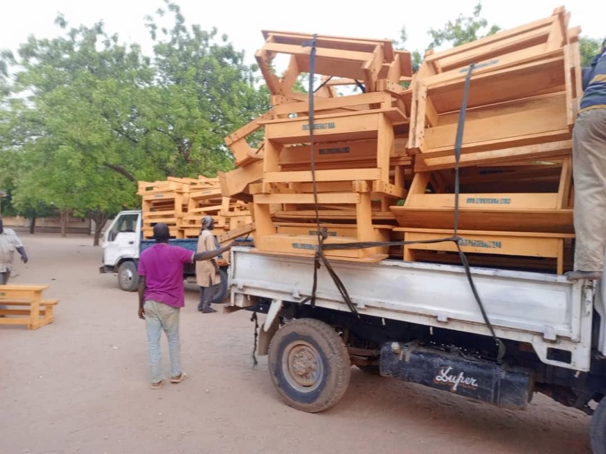 Cameroun - Extrême-Nord : L'école de Djarengol Kodek reçoit un don de table-bancs, mais la situation reste préoccupante