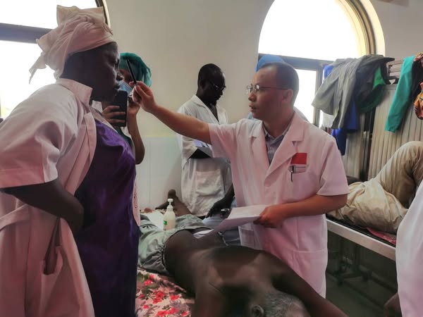 Image : La Mission Médicale Chinoise Au Tchad