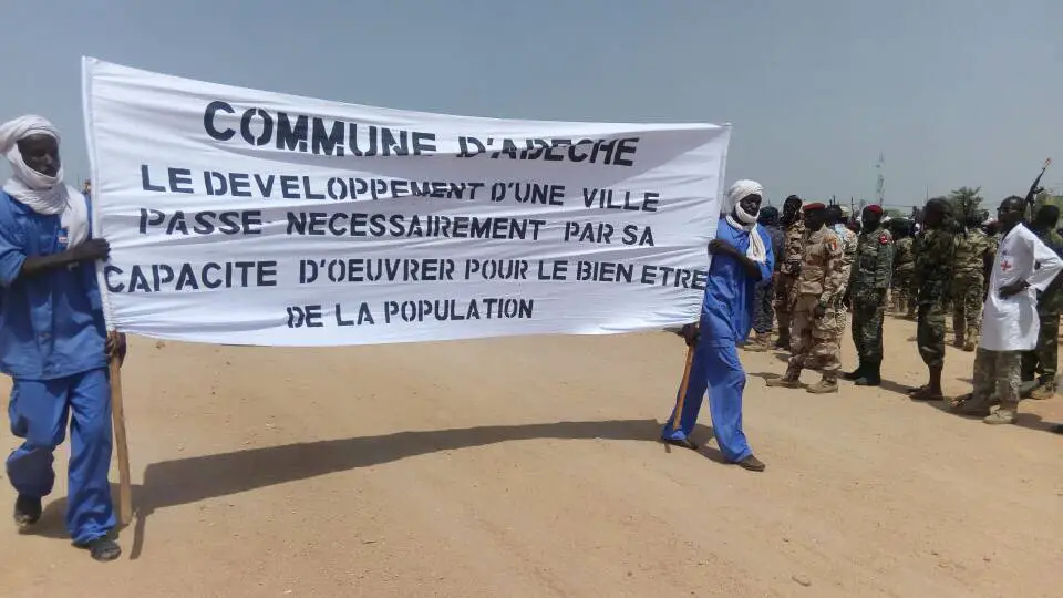 Un défilé dans la commune d'Abéché à la place de la nation. Alwihda Info