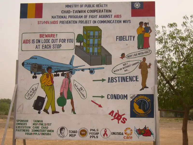 Une campagne de sensibilisation contre le VIH/SIDA à N'Djamena. Illustration. © DR