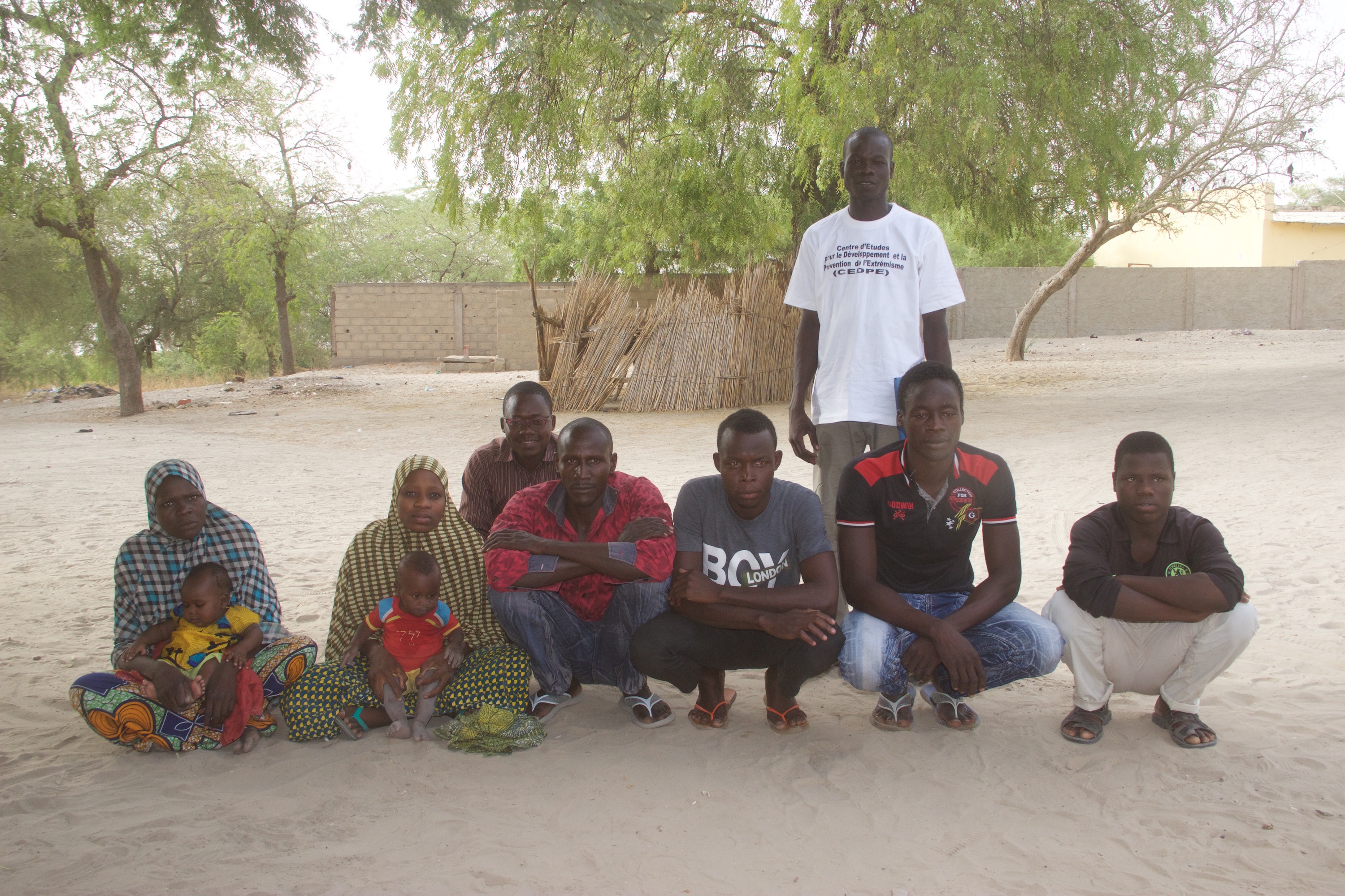 Des repentis de Boko Haram au Lac Tchad, lors d'une mission du Centre d'Etudes pour le Développement et la Prévention de l'Extrémisme. © CEDPE