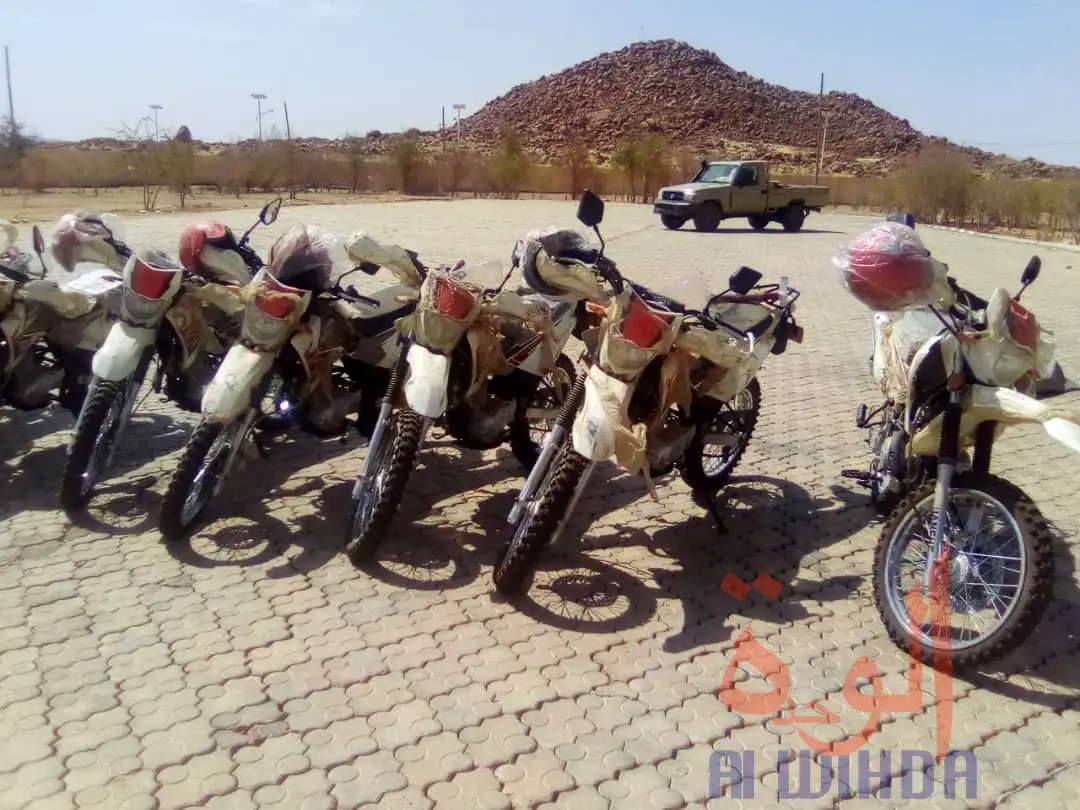 Tchad : à Am Djarass, la délégation de l'éducation se renforce avec des motos. © Alwihda Info