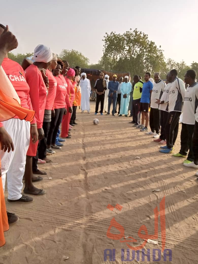 Tchad : à Ati, hommes et femmes s'affrontent dans un match de foot. © Hassan Djidda Hassan