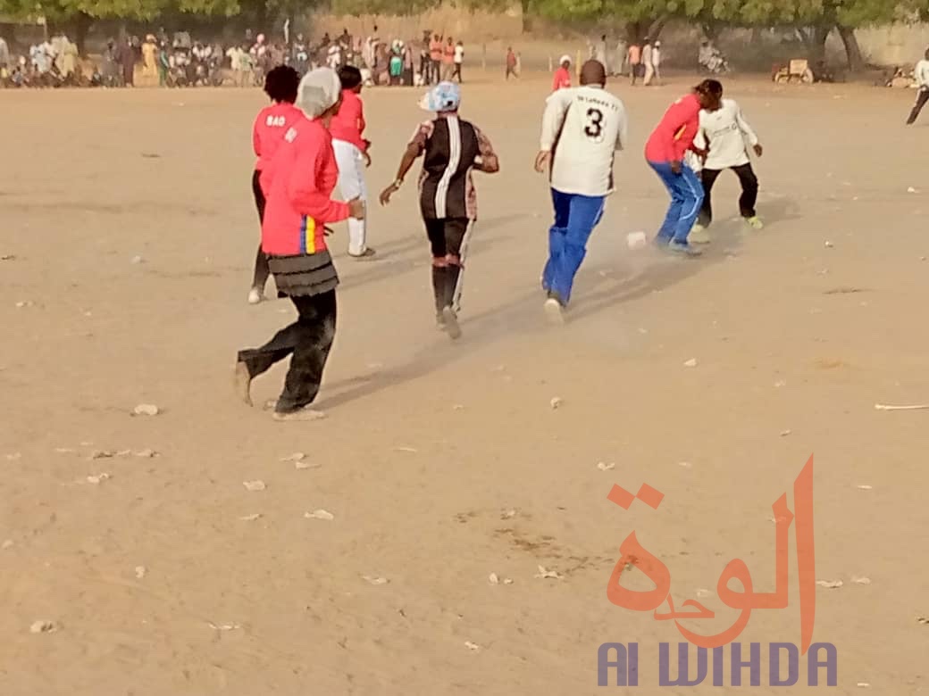 Tchad : à Ati, hommes et femmes s'affrontent dans un match de foot. © Hassan Djidda Hassan