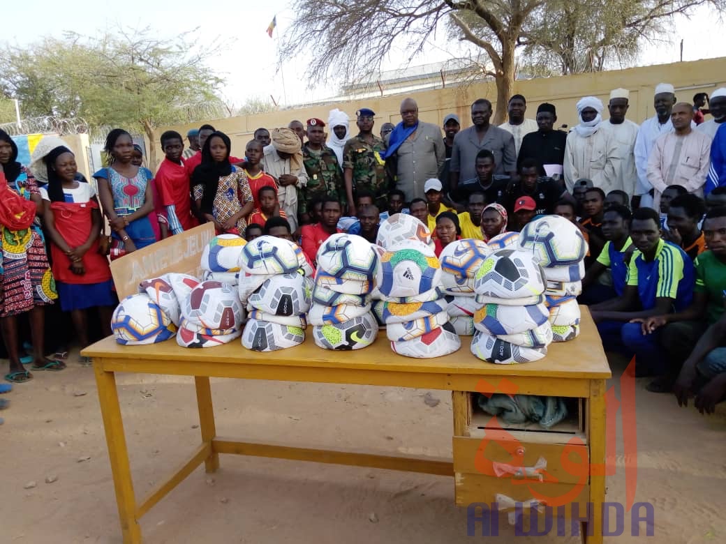 Tchad : des ballons de football offerts au Sila pour rehausser le niveau. © Mahamat Issa Gadaya/Alwihda Info