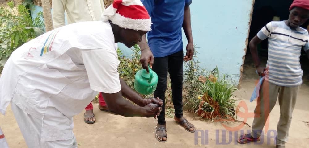 Tchad - Covid-19 : dans la Tandjilé, la sensibilisation passe par le porte-à-porte. © Éric Guedi/Alwihda Info