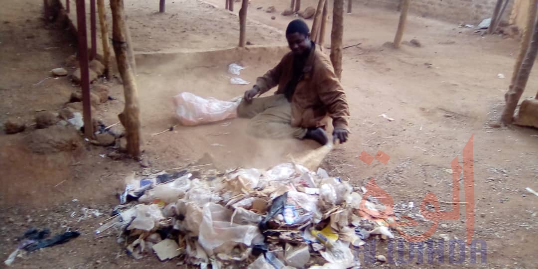 Tchad : à Pala, le marché hebdomadaire nettoyé par une centaine de citoyens. © Foka Mapagne/Alwihda Info