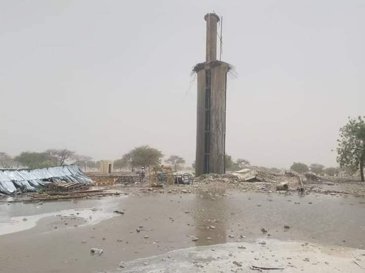 L'effondrement du Château d'Eau de Massakory, au Tchad, le 14 avril 2020. © Dr/Min. Environnement