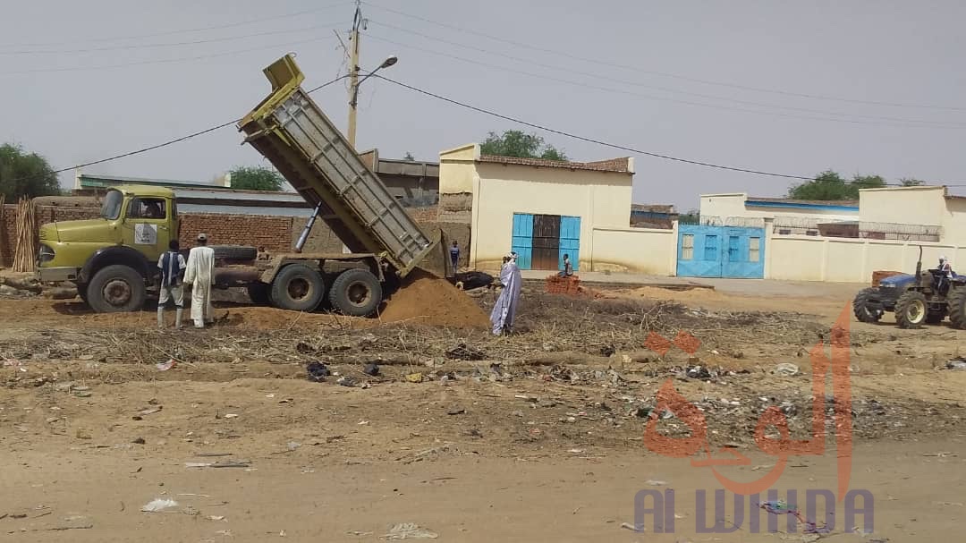 Tchad : à Ati, la commune à pied d'oeuvre pour les travaux d'assainissement . © Hassan Djidda Hassan/Alwihda Info