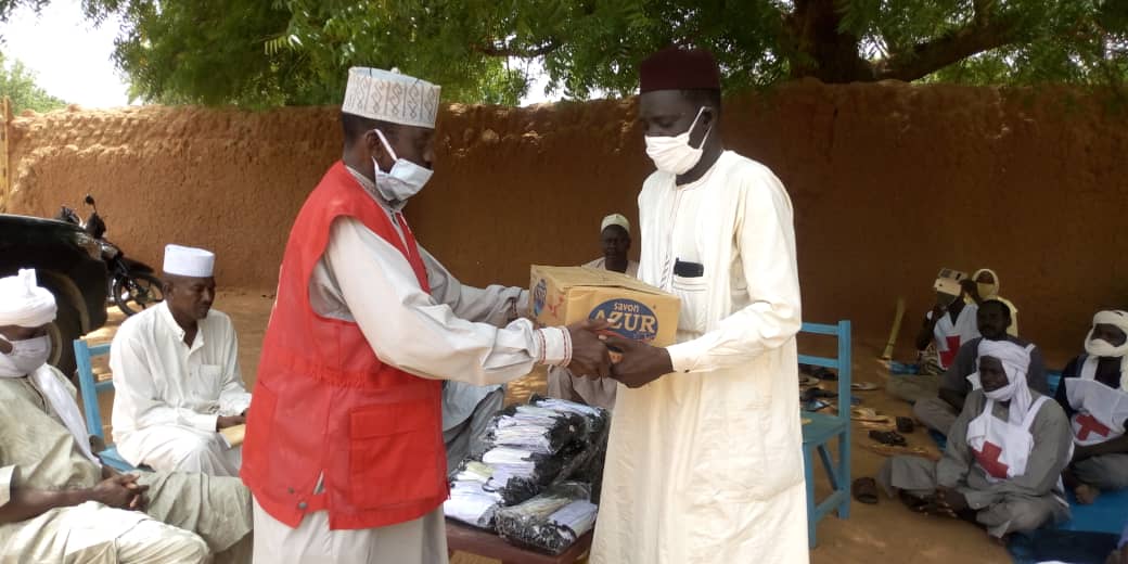 Tchad - Covid-19 : à Mangalmé, la Croix Rouge en mission de sensibilisation. © Béchir Badjoury/Alwihda Info