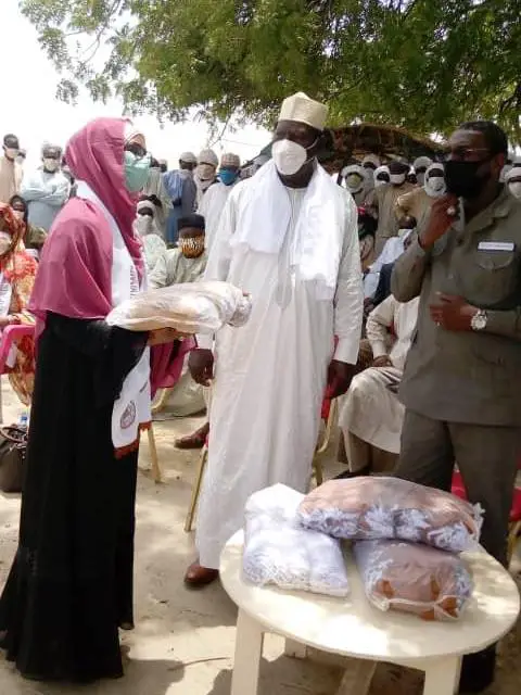 Tchad : au marché de Dougouya, des masques offerts aux citoyens