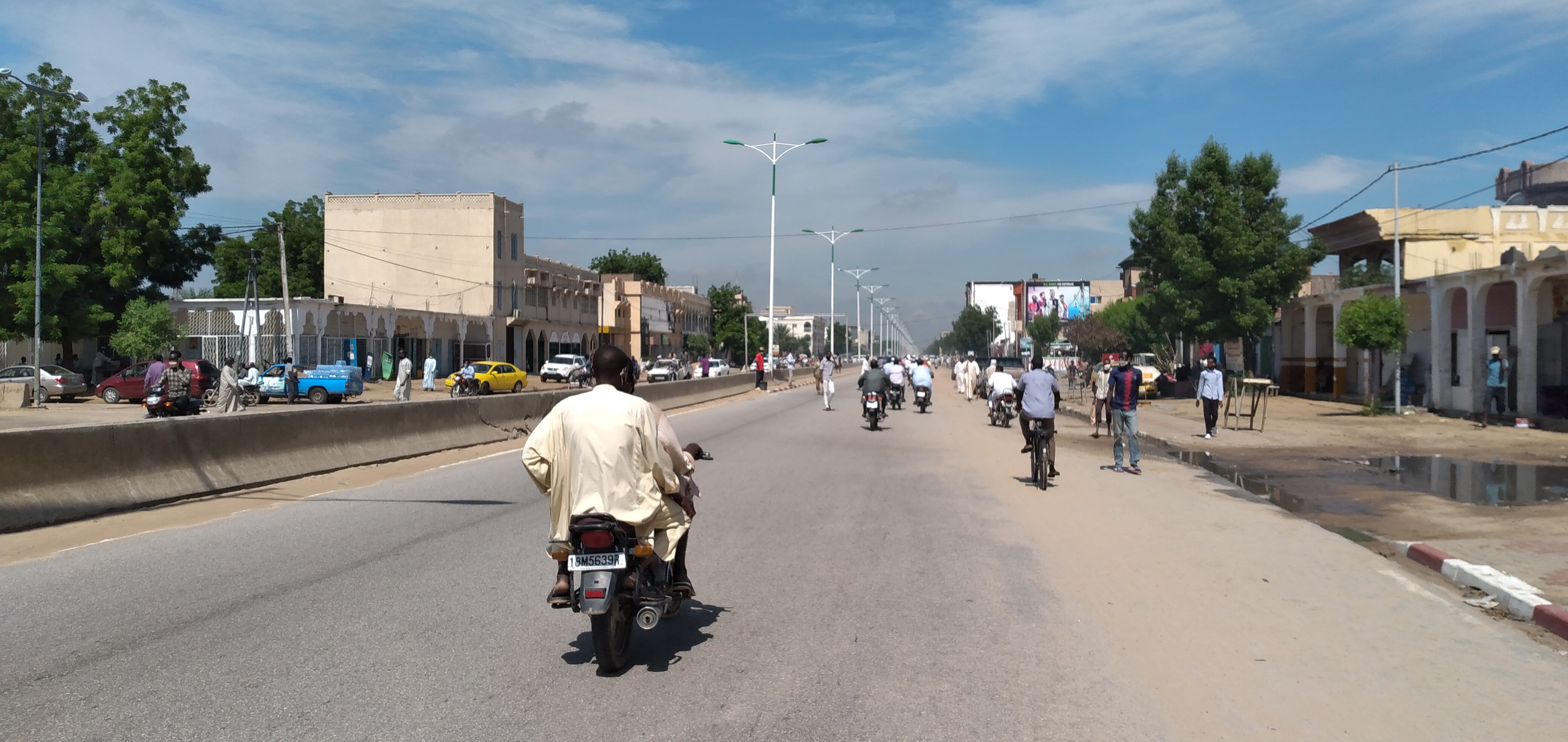 Une avenue de la ville de N'Djamena, au Tchad. © Ben Kadabio/Alwihda Info