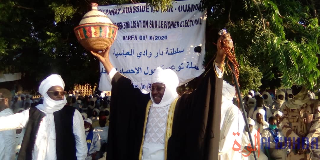 Tchad : le sultan du Ouaddaï et des militants du MPS incitent les villageois au recensement. © Mahamat Abdramane Ali Kitire/Alwihda Info