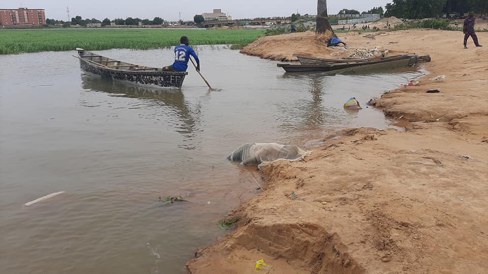 Tchad : un enfant de 14 ans meurt noyé au fleuve en se lavant, il a vécu 5 ans à la rue. © Dakouna Espoir