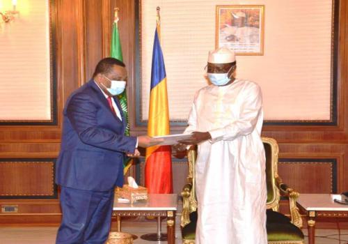 Tchad : le chef de la diplomatie congolaise reçu à la Présidence. © PR