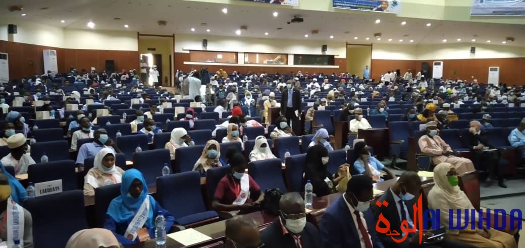 Tchad : une cérémonie de remise de prix de l'excellence aux meilleurs bacheliers. © Alwihda Info