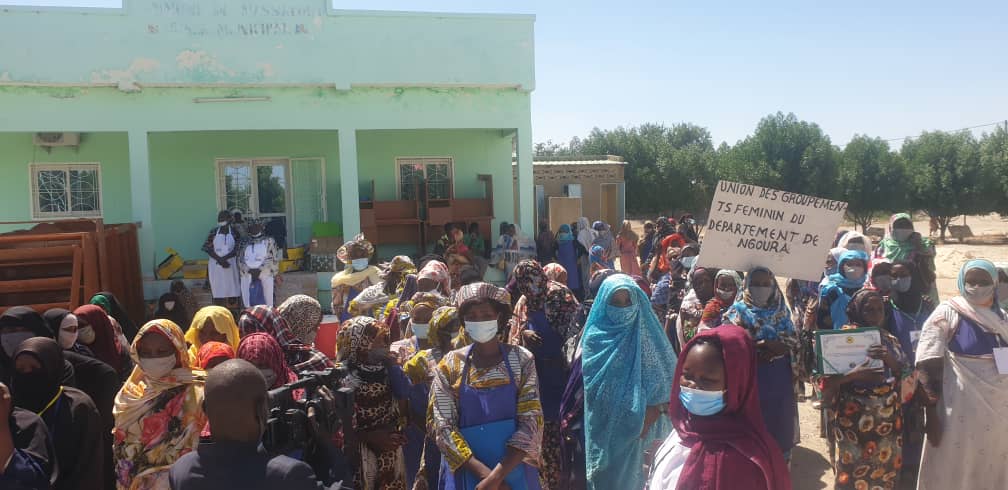 Tchad : au Hadjer Lamis, des femmes apprennent à faire de la bouillie enrichie contre la malnutrition. © Mbainaissem Gédéon/Alwihda Info