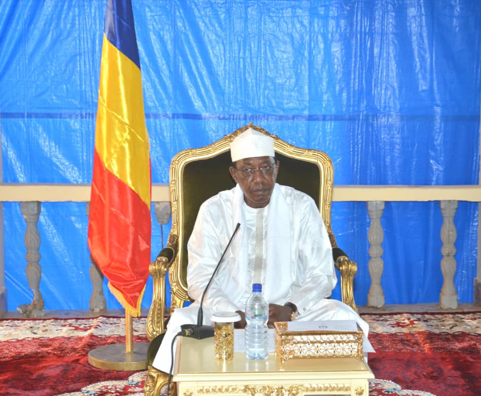 Tchad : les auteurs de mariages d'enfants iront "dans le désert pour planter des arbres", selon Idriss Déby. © PR