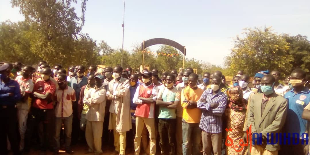 Tchad : 300 jeunes recrutés pour une opération de collecte des ordures à Pala. © Foka Mapagne/Alwihda Info