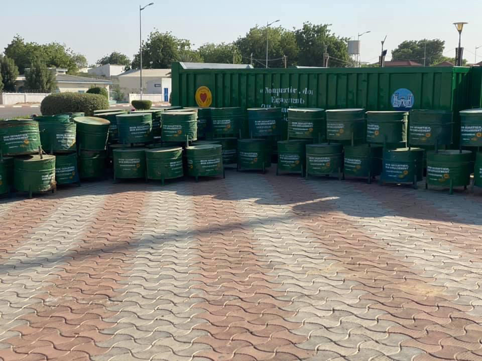 Tchad : des bacs à ordures et poubelles métalliques offerts à la ville de N’Djamena. ©&nbsp;FGC/Fb