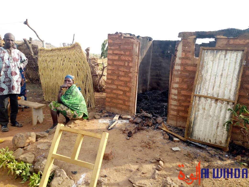 Tchad : un déséquilibré mental met le feu à 18 cases dans un village