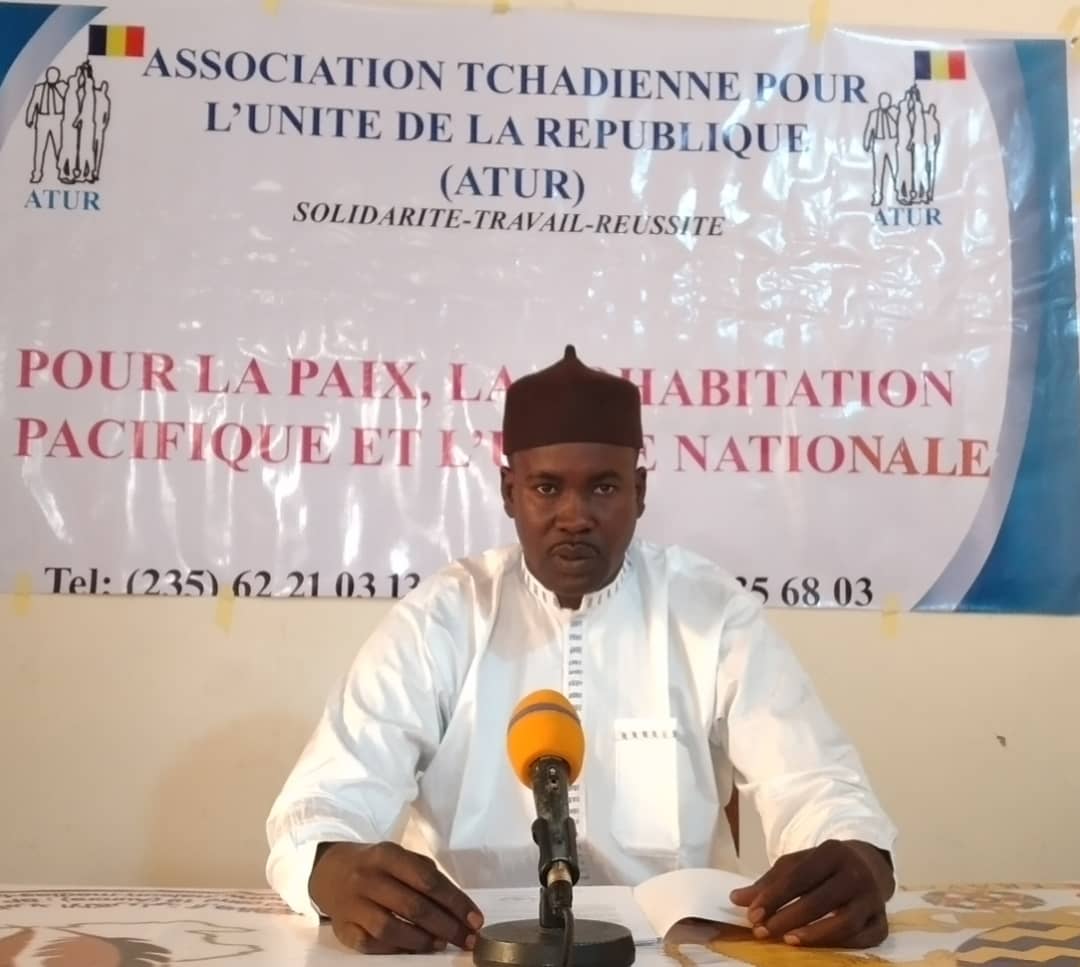 Le coordinateur de l'association tchadienne pour l'unité de la République (ATUR), Hassan Mahamat Hallou. © Malick Mahamat/Alwihda Info