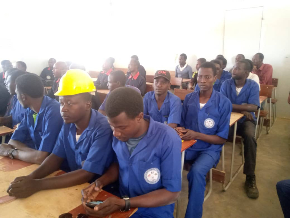 Tchad : remise d’attestations à des apprenants en énergie solaire et mécanique à Ati