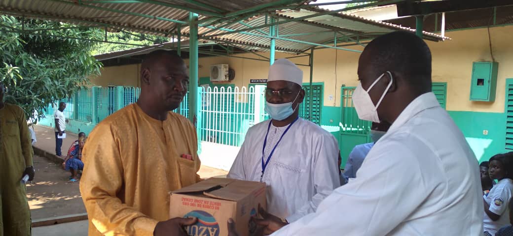 Tchad : le RJCS/CMT offre des produits alimentaires à l’hôpital de Moundou