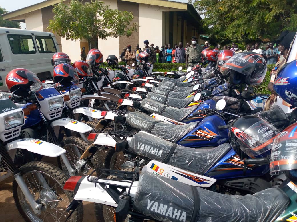 Tchad : remise de matériels roulants aux districts de santé de Laï et Deressia