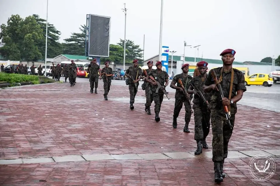 RDC : la garde républicaine fait une marche de "dissuasion" à Kinshasa