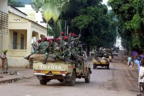 Des soldats tchadiens patrouillent à Bangui.