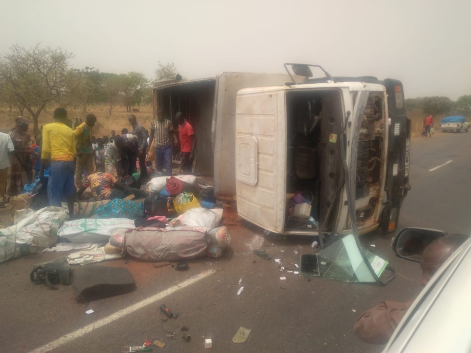 Tchad : il tente d’éviter des bœufs et renverse son camion, plusieurs blessés