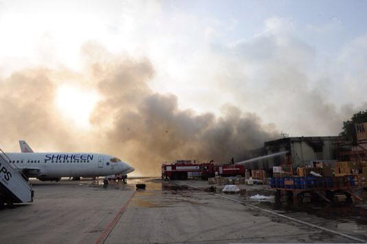 Pakistan: L'aéroport de Karachi attaqué par des talibans pakistanais