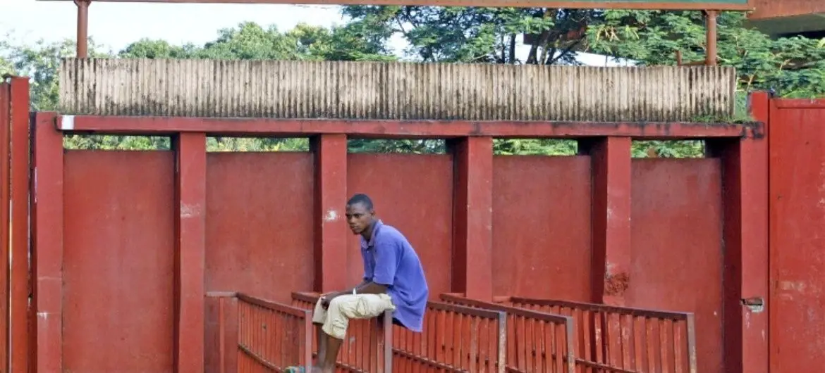 IRIN Des centaines de personnes ont été tuées et blessées, et des centaines de femmes violées au stade du 28 septembre en 2009, à Conakry, en Guinée.