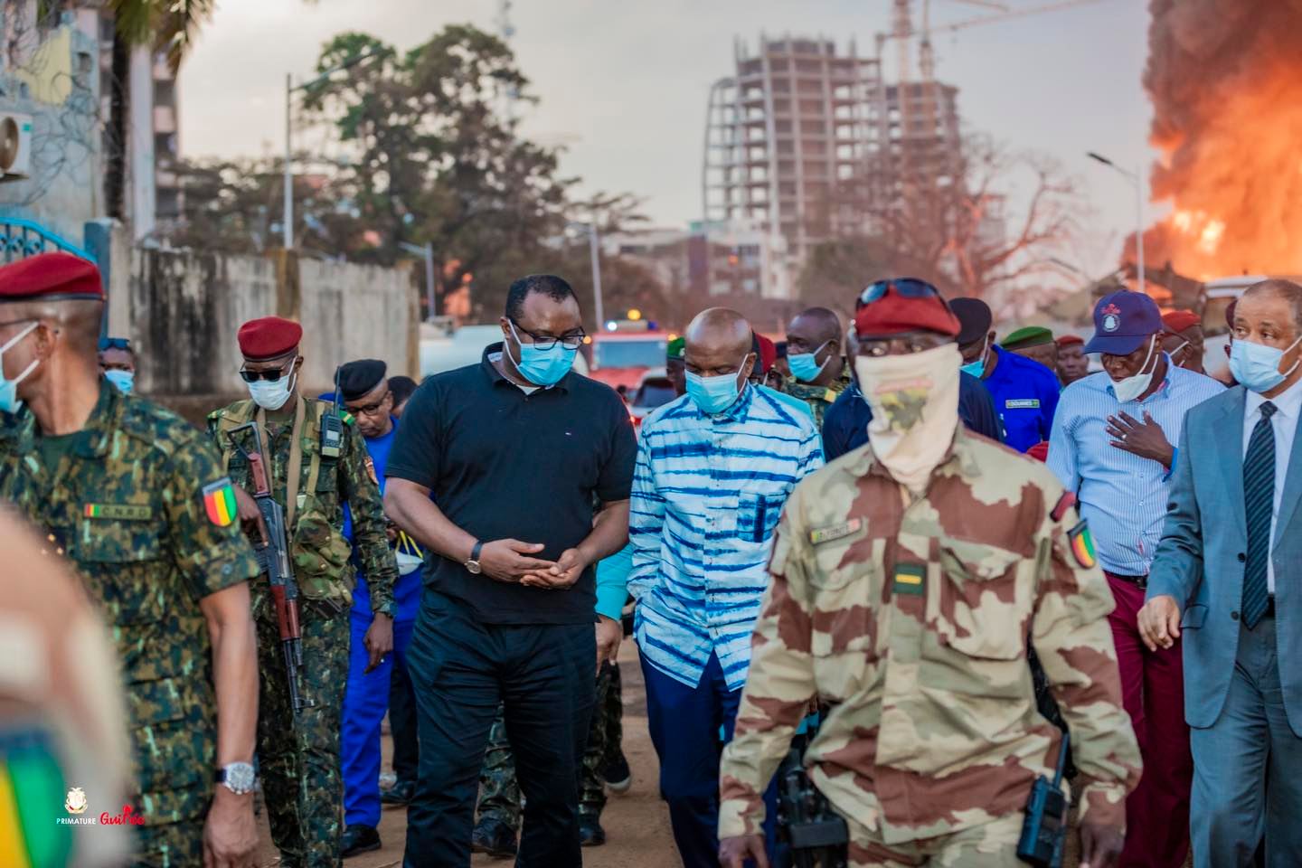 Guinée : le Premier ministre réconforte les victimes de l’incendie de Kaloum